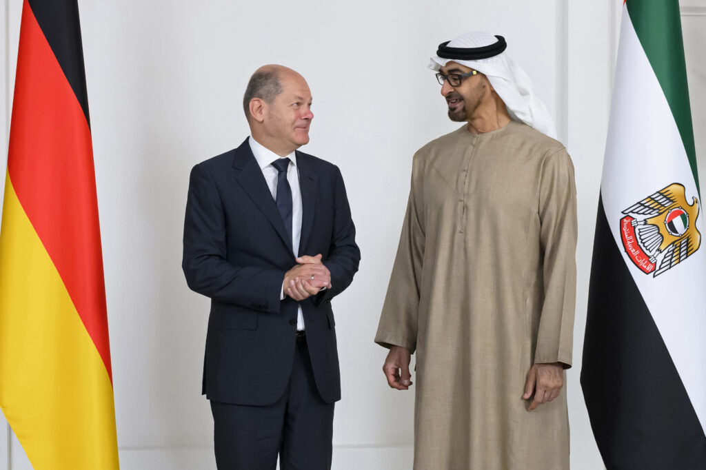 Nemecku sa nedarí nahradiť ruské energie, Scholz vyjednal len jeden LNG tanker od SAE
