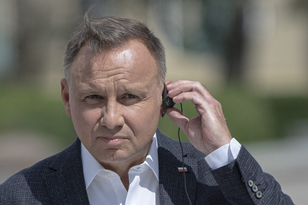 Ruskí komici nachytali poľského prezidenta Dudu, v telefonáte sa vydávali sa za Macrona