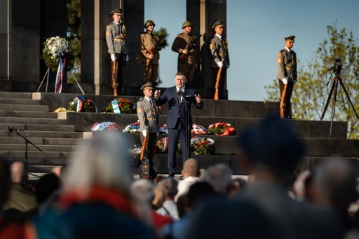 Musíme opätovne bojovať za našu historickú pamäť. Nemôžeme dovoliť, aby nám ju niekto bral, uviedol Fico na Slavíne