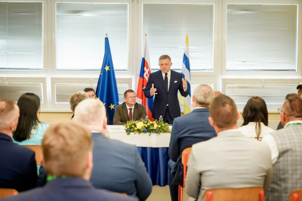 Baterkáreň v Šuranoch: Fico zdôraznil význam investície pre región aj Slovensko