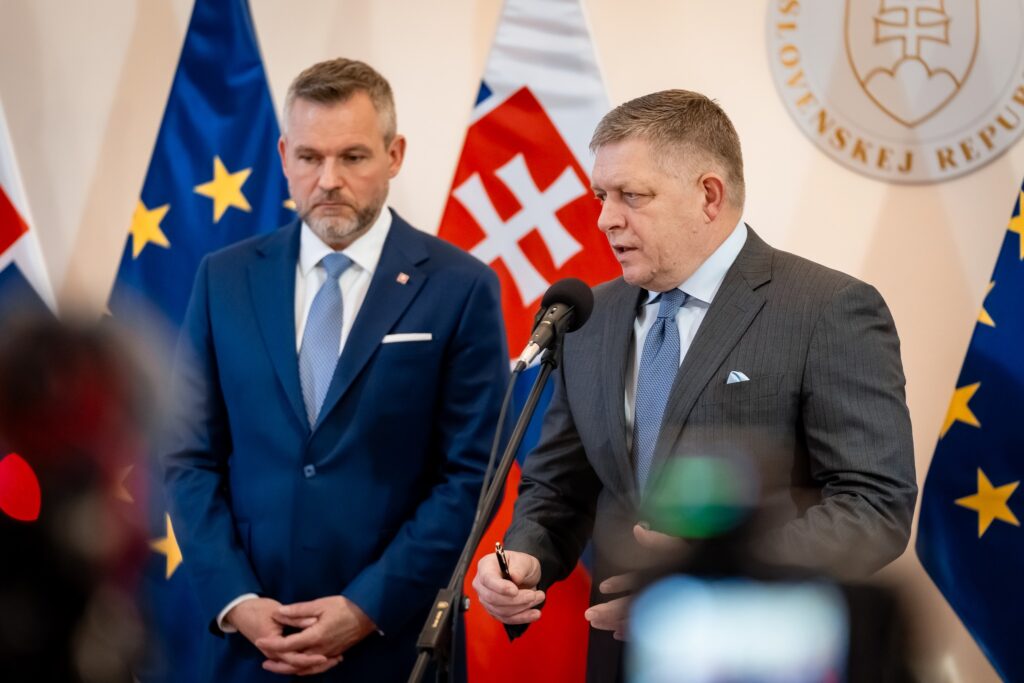 Slovensko čelí ropnej núdzi, na rokovanie vlády prišiel aj prezident