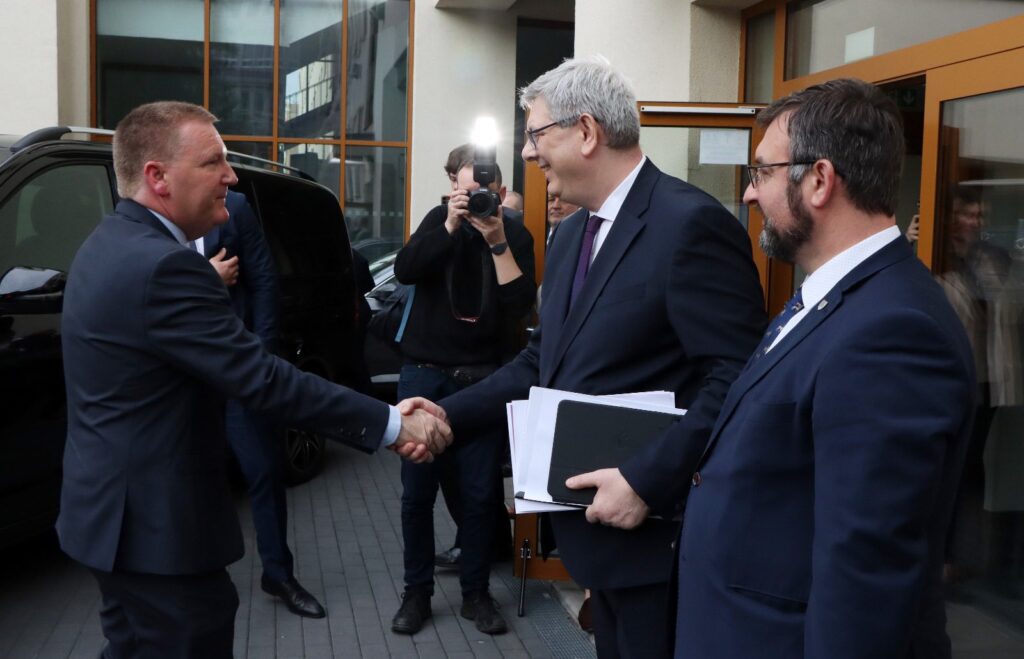 Slovensko musí mať jasný hlas v otázkach právneho štátu, uviedol minister Susko po rokovaní s eurokomisárom