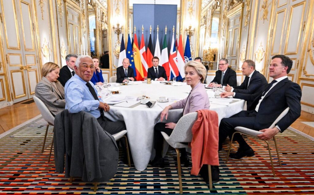 Politico: Summit EÚ v Bruseli ukázal bezmocnosť lídrov. Pri vojnách blízko Európy chýbajú riešenia