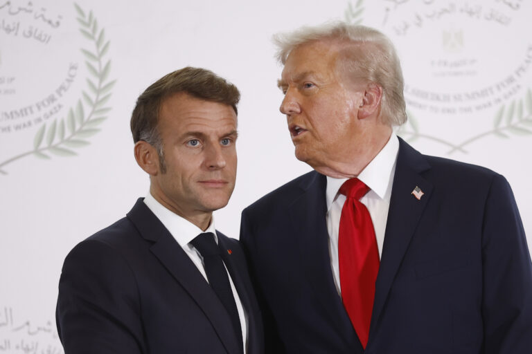 Trump zosmiešnil Macrona a spochybnil NATO: Spojenci podľa neho nepomôžu ani vo veľkom konflikte