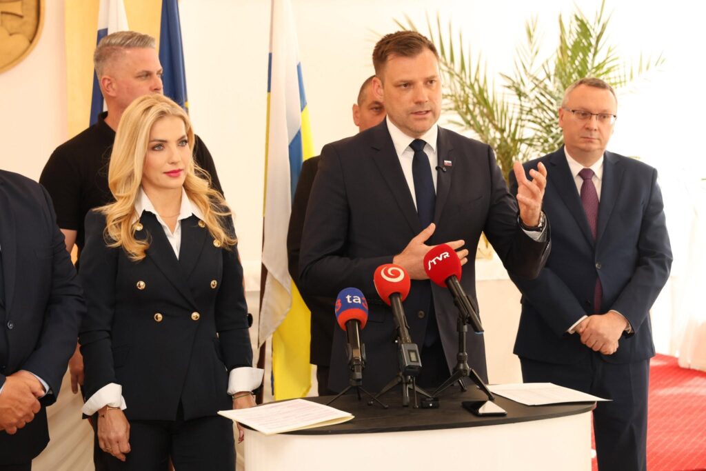 Vláda chce obnoviť výrobu hliníka v Slovalcu. S nórskym investorom má do jesene uzavrieť dohodu