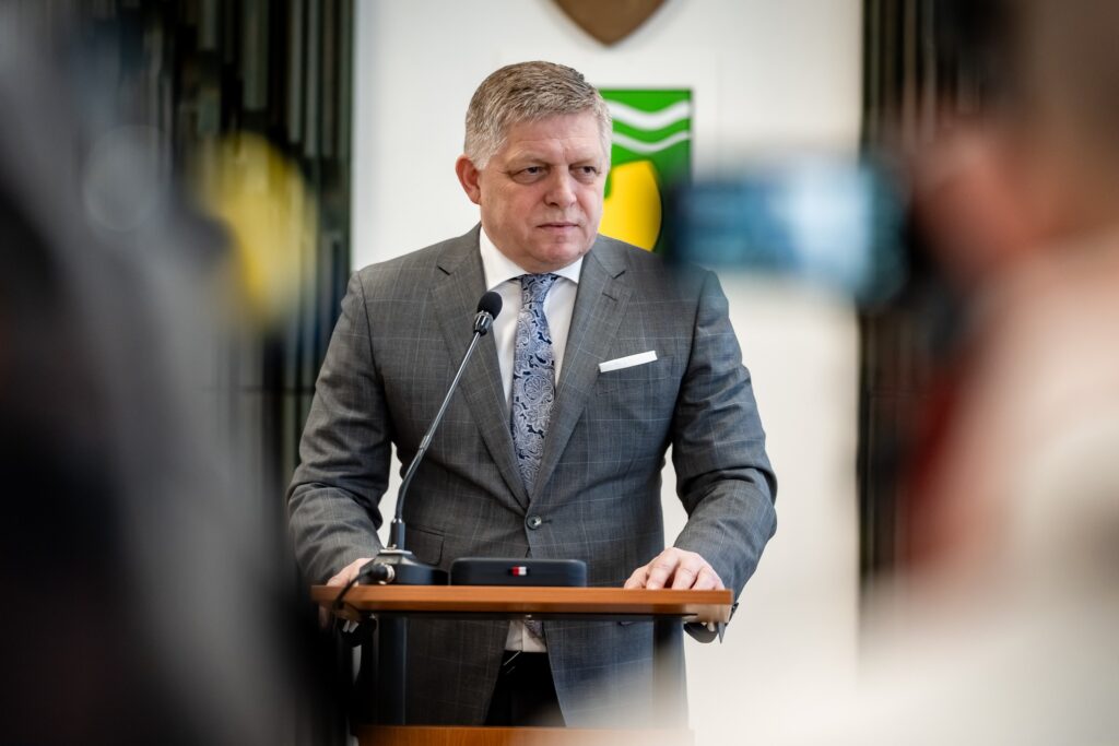 Premiér Robert Fico zostra: Opozícia aj médiá klamali o prepúšťaní v Potvoriciach, mali by sa ospravedlniť!