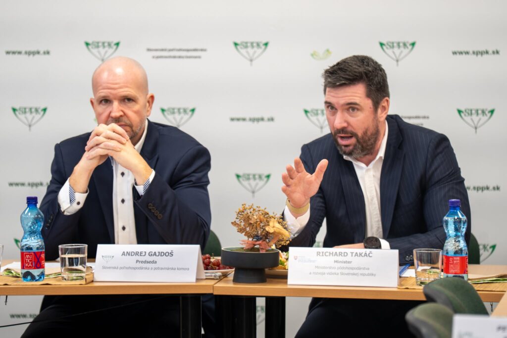 Farmári bojujú so suchom, ministerstvo urýchľuje pomoc. Takáč oznámil milióny aj skoršie platby