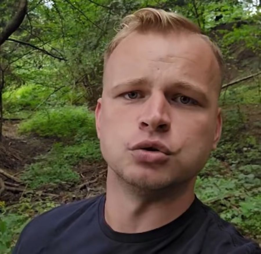 Riadne nasrdený Mazurek odkazuje progresívcom: Ste obyčajná odporná protislovenská chamraď, ktorá šíri nenávisť voči vlastnému národu!