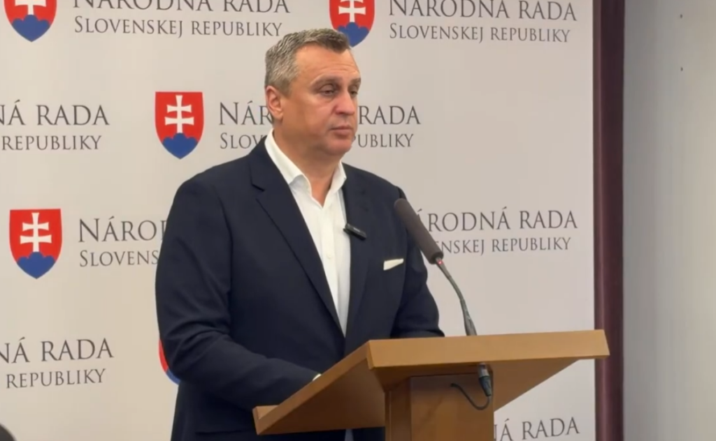 „Nejde mi o žiadne ministerstvo, ale ide mi o princíp,“ vyhlásil Danko a žiada Tarabov odchod