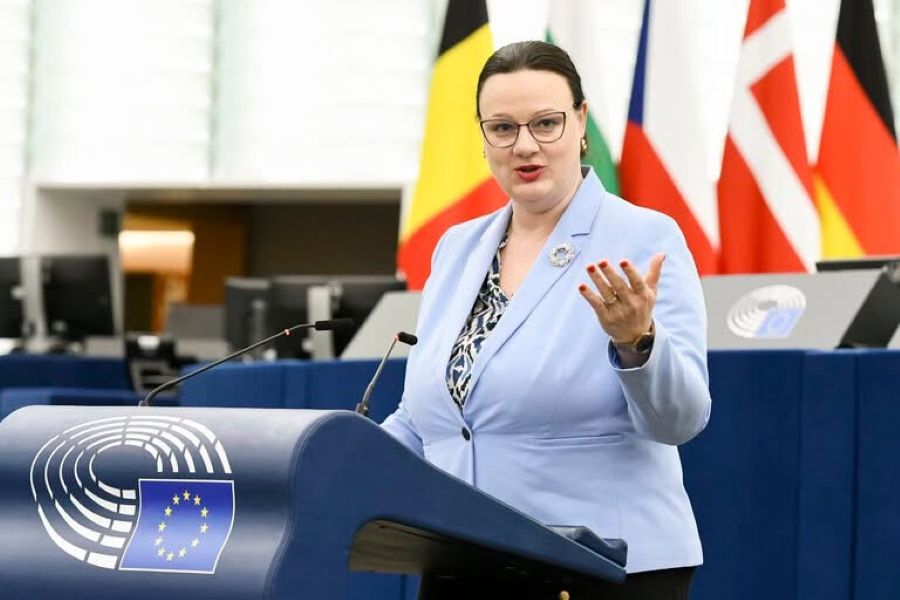 Ostré slová Roth Neveďalovej na adresu progresívcov: Vy už ste v tom PS-ku už načisto prišli o rozum? Nebláznite!