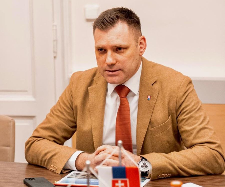 Taraba naplno pracuje akoby ani nemal byť z postu odvolaný. Teraz chce pomôcť starostom na Žitnom ostrove aj na Seneckých jazerách