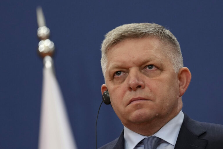 Premiér Fico reaguje na rast cien palív: Vláda schválila opatrenia, riešenie chce presadiť aj v Bruseli