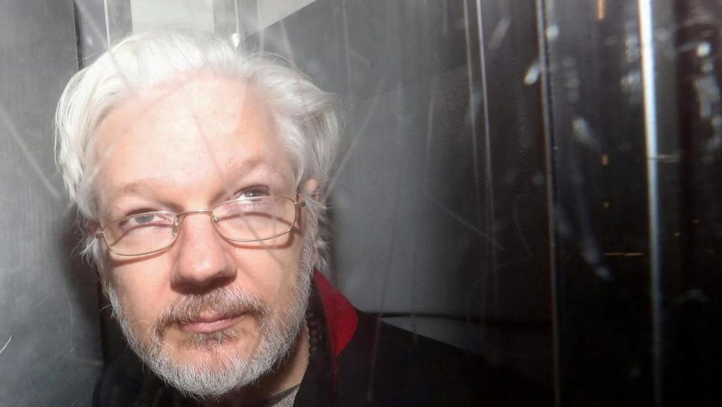 O vydaní Assangea do USA rozhodne ministerka vnútra Veľkej Británie