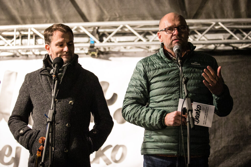 Koalícia zlyhala, prehrala kľúčovú bitku. Sulík hádže vinu na Matoviča, ten situáciu zľahčuje