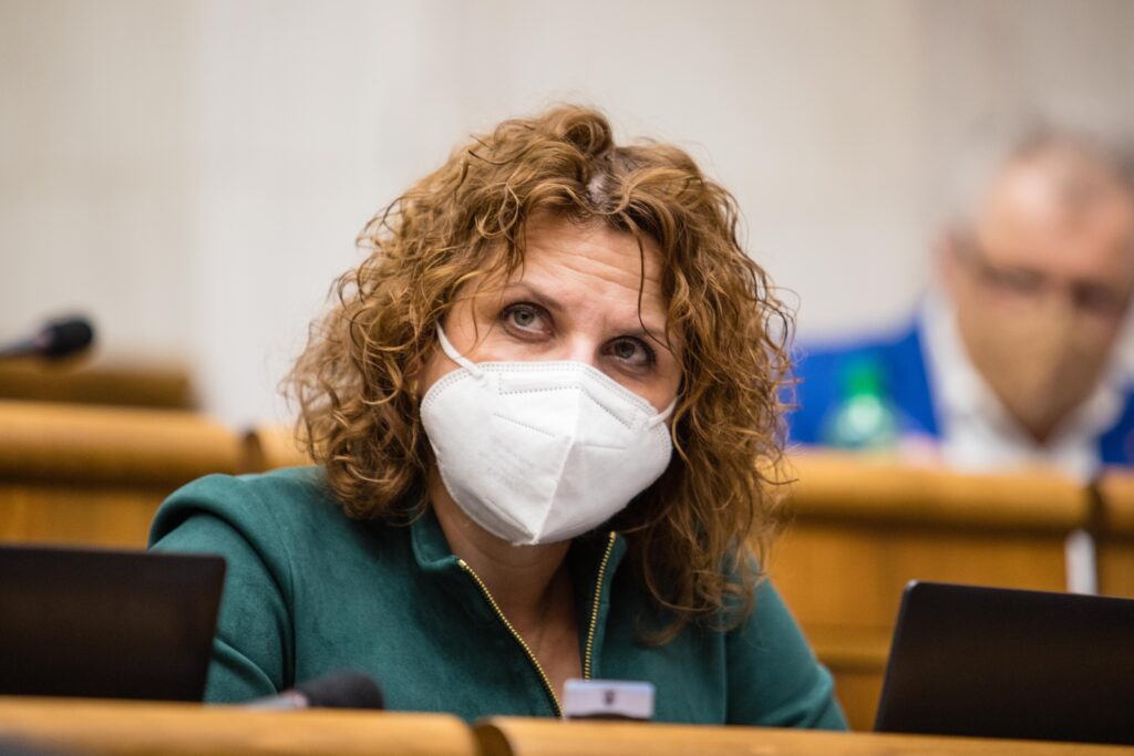 Hatráková po vylúčení z klubu OĽaNO už koalíciu nepodporuje