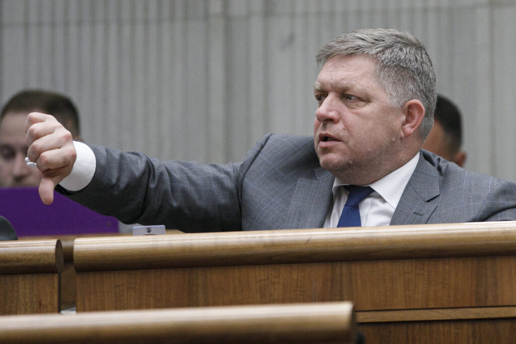 Fašistické svinstvo. Myslí si Fico o vzatí do väzby advokáta Paru