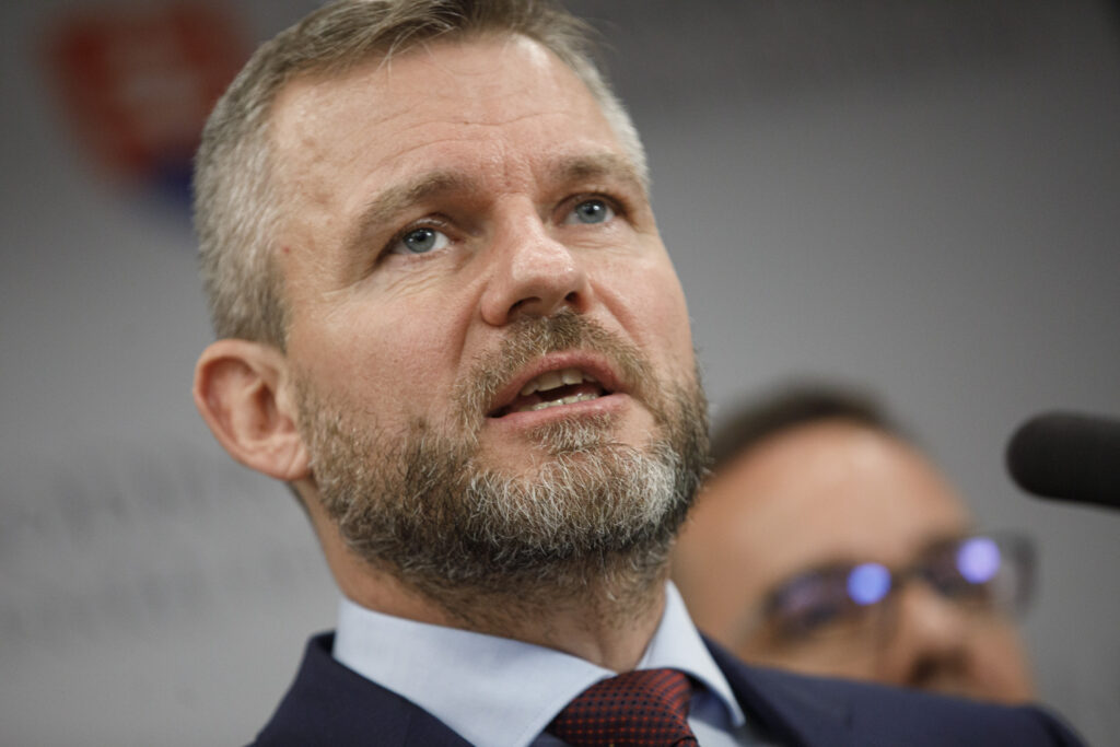 Pellegrini zvažuje petíciu za referendum o predčasných voľbách