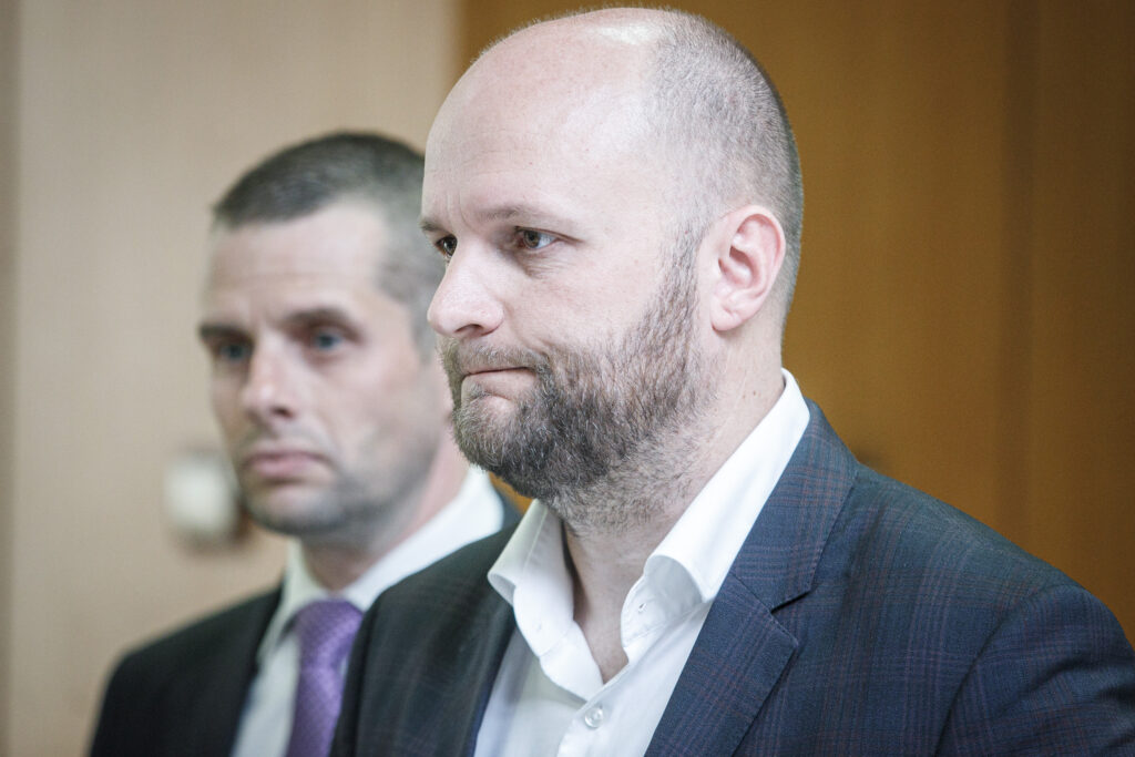 Na oslavy v Múzeu SNP verejnosť opäť nepustili. Minister Naď hovorí o boji so zlom