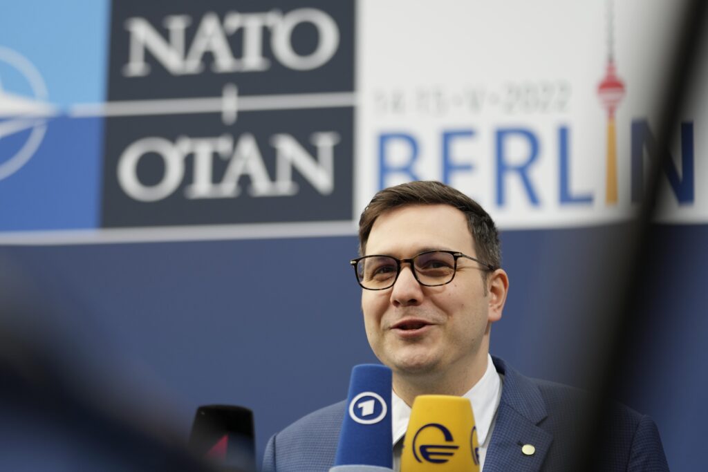 Šéf českej diplomacie nediplomaticky kritizuje maďarský postoj k Rusku a sankciám