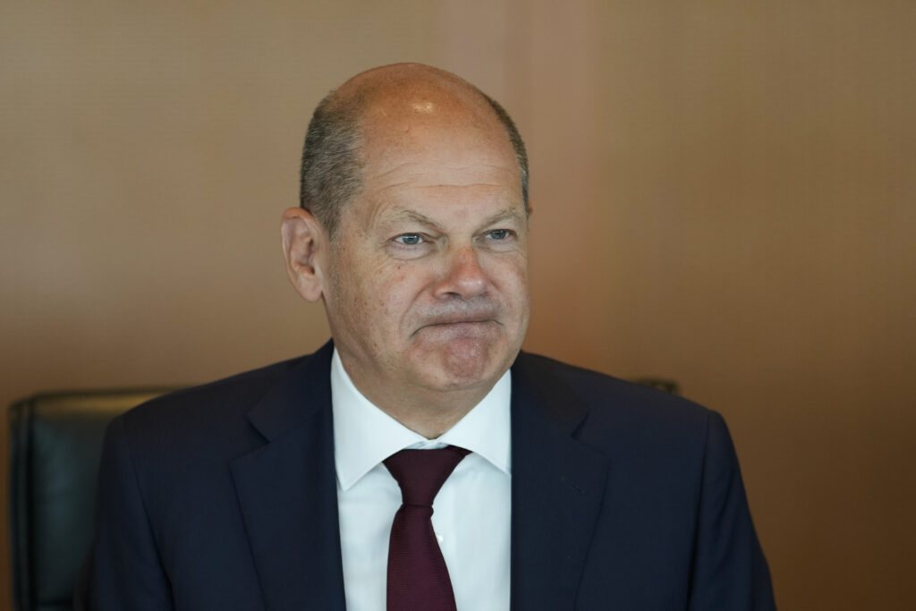 Viac zbraní Ukrajine podľa Scholza skôr ukončí konflikt. A Putin je vraj nechápavý