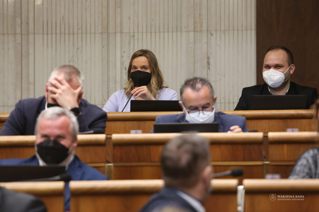 Z OĽaNO do Sme rodina? Hatráková a Tabak majú podľa Kollára dvere otvorené