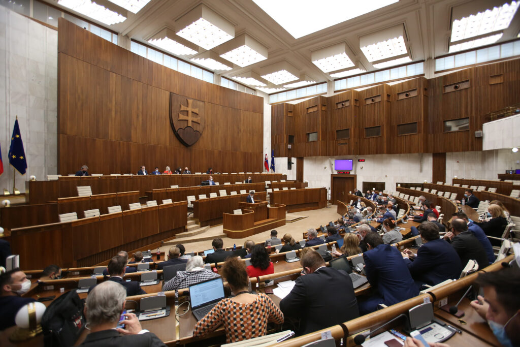 Príspevok na krúžky pre deti poslanci posunuli do druhého čítania