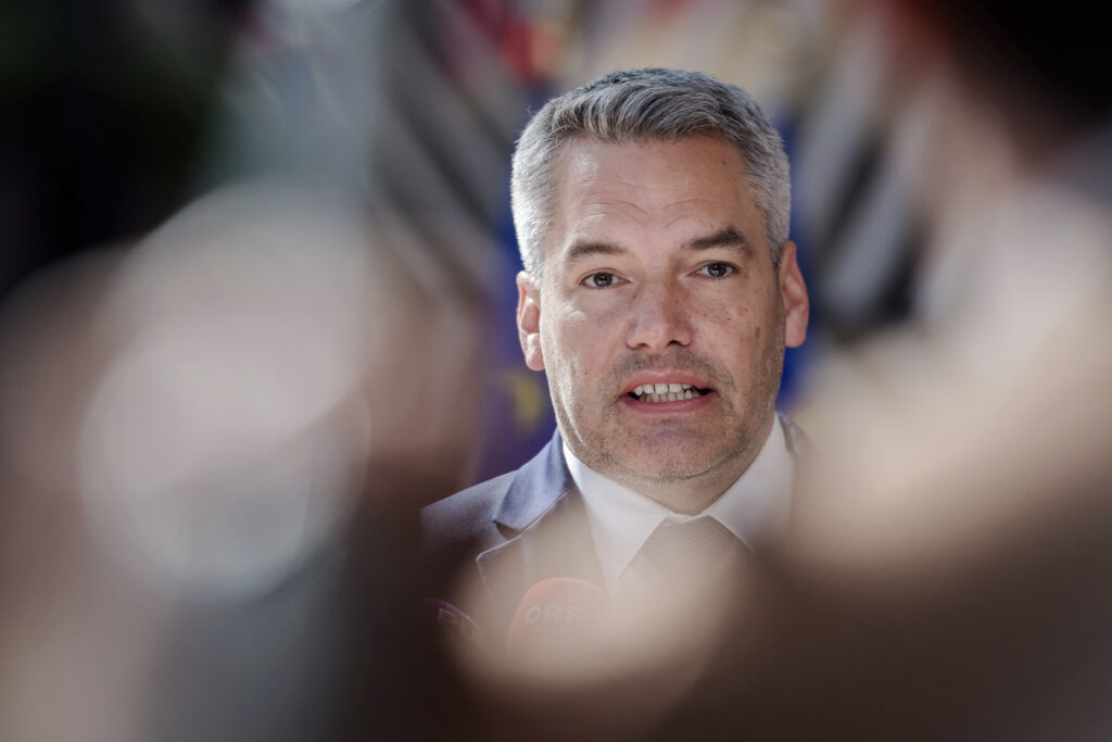 Embargo na ruskú ropu bude pre štáty EÚ bolestivé, konštatoval rakúsky kancelár