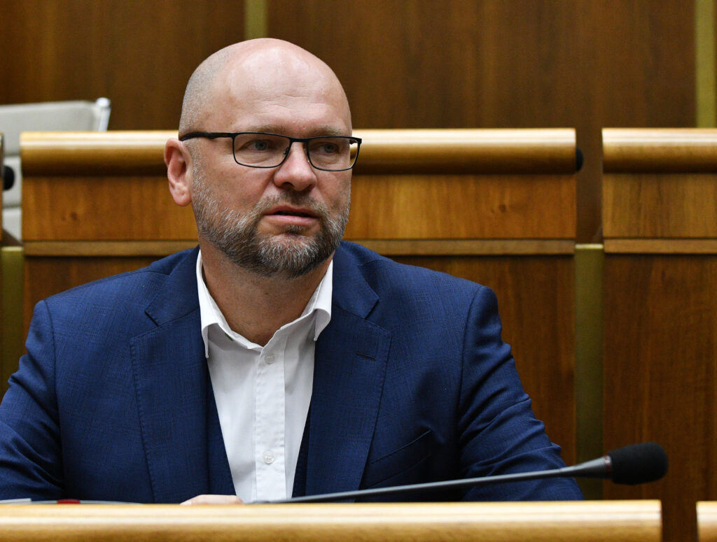 Predseda SaS Sulík zahlasuje za odvolanie ministra vnútra Mikulca