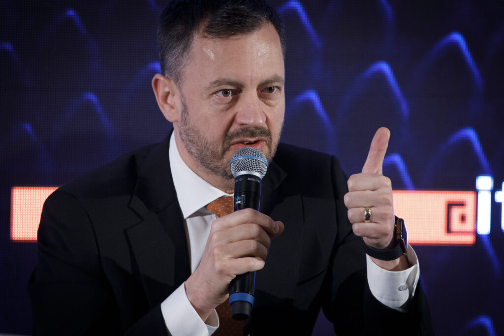 Heger je s výsledkom OĽaNO v regionálnych voľbách spokojný