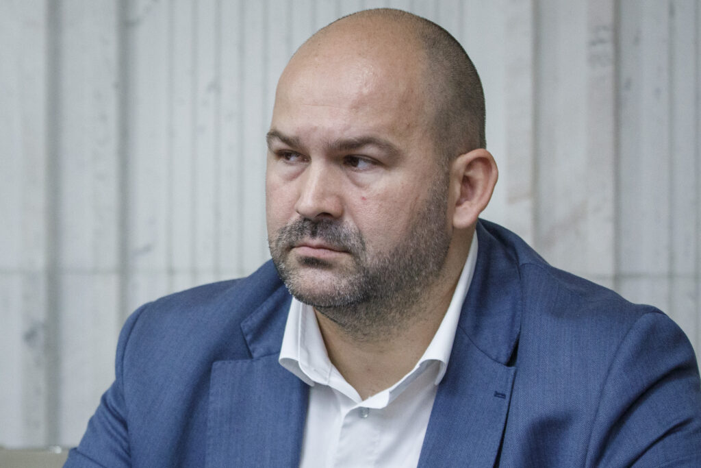 Pčolinský: Politici by na incidenty ako v Poľsku mali reagovať s odstupom, vyzerajú ako hlupáci