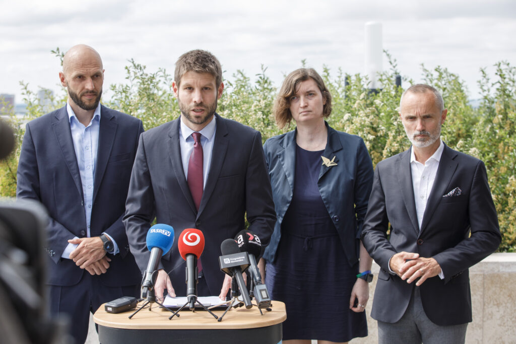 Progresívci navrhujú zákon o životných partnerstvách, chcú pomôcť LGBT komunite