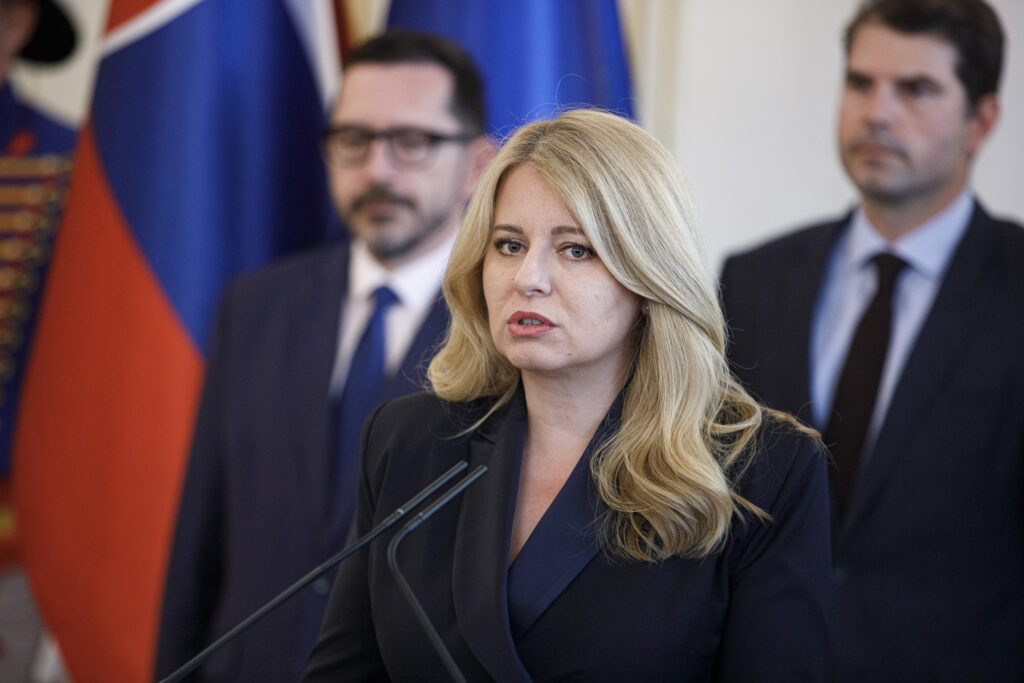 Čaputová podpísala zákon predlžujúci cenzúru nekonformných webov