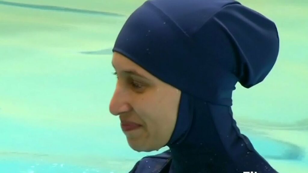 Francúzsky najvyšší súd potvrdil zákaz burkín vo verejných bazénoch