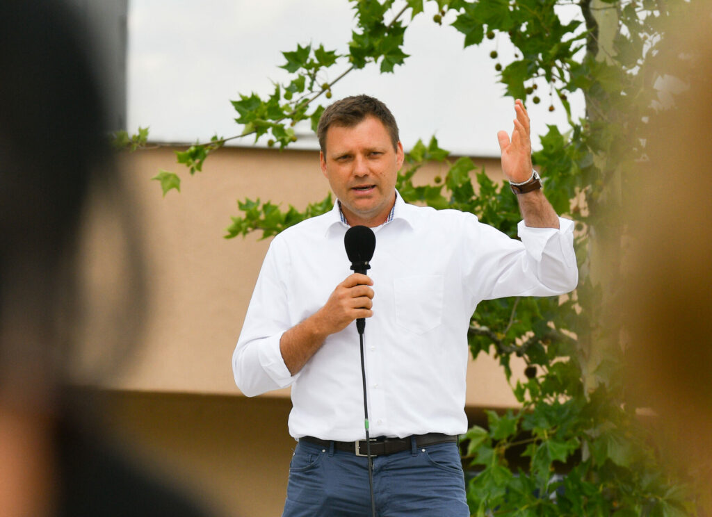 Taraba: Štát sa nemá starať do toho, kto s kým žije mimo manželstva, to však tvorí muž a žena