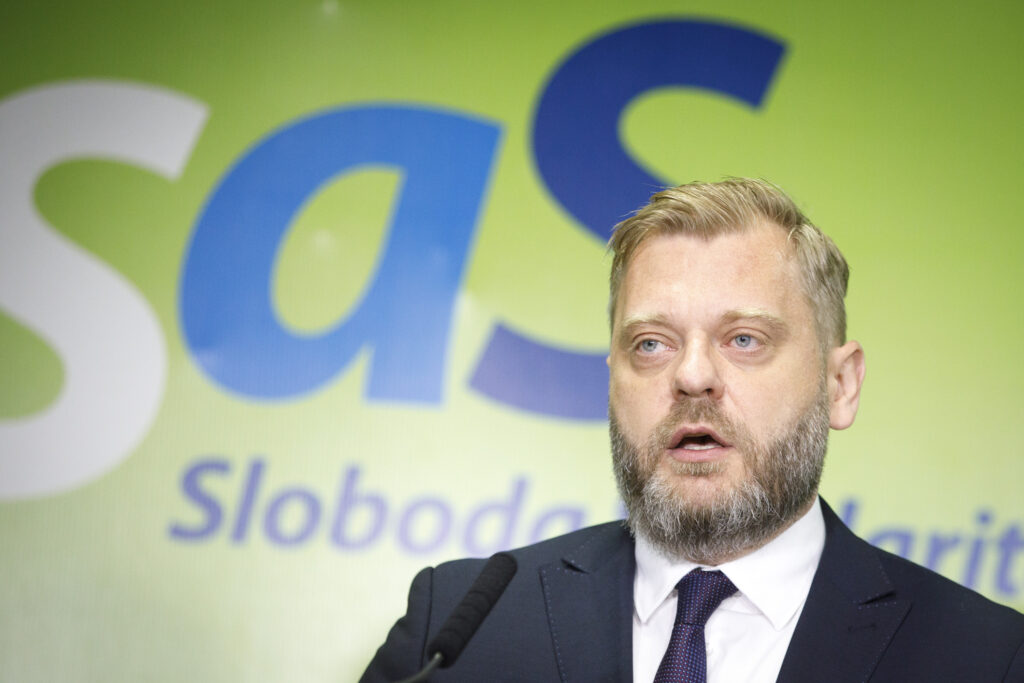 Podľa Krúpu má zmysel ďalej rokovať o odchode Matoviča, Takáč je za predčasné voľby