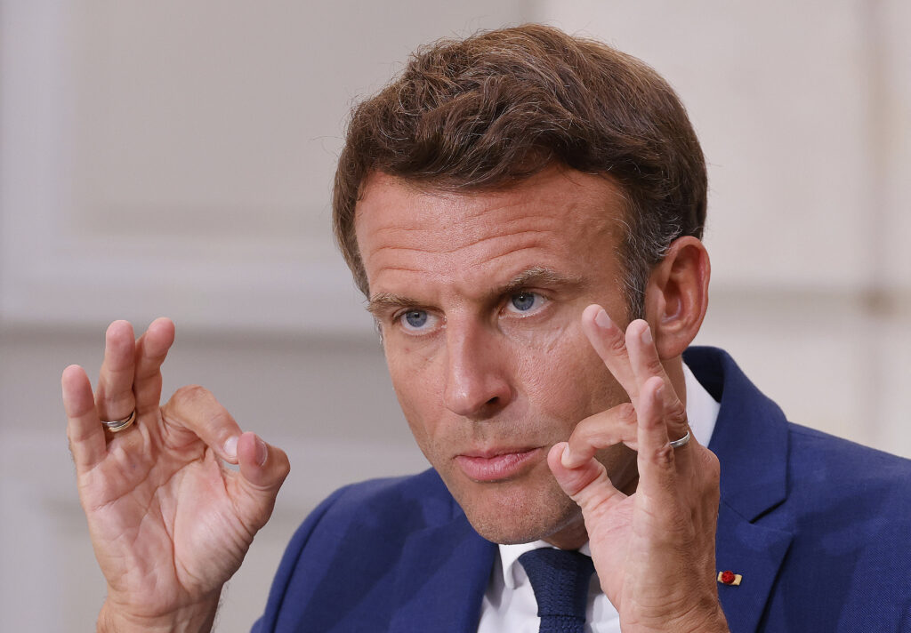 Macron opäť hovoril s Putinom, žiada stiahnutie ruských vojsk zo Záporožskej elektrárne