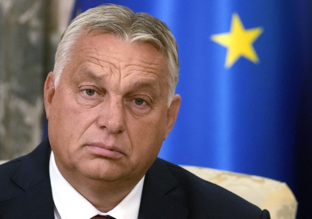 Europarlament už Maďarsko nepovažuje za úplnú demokraciu, Orbán to označil za vtip