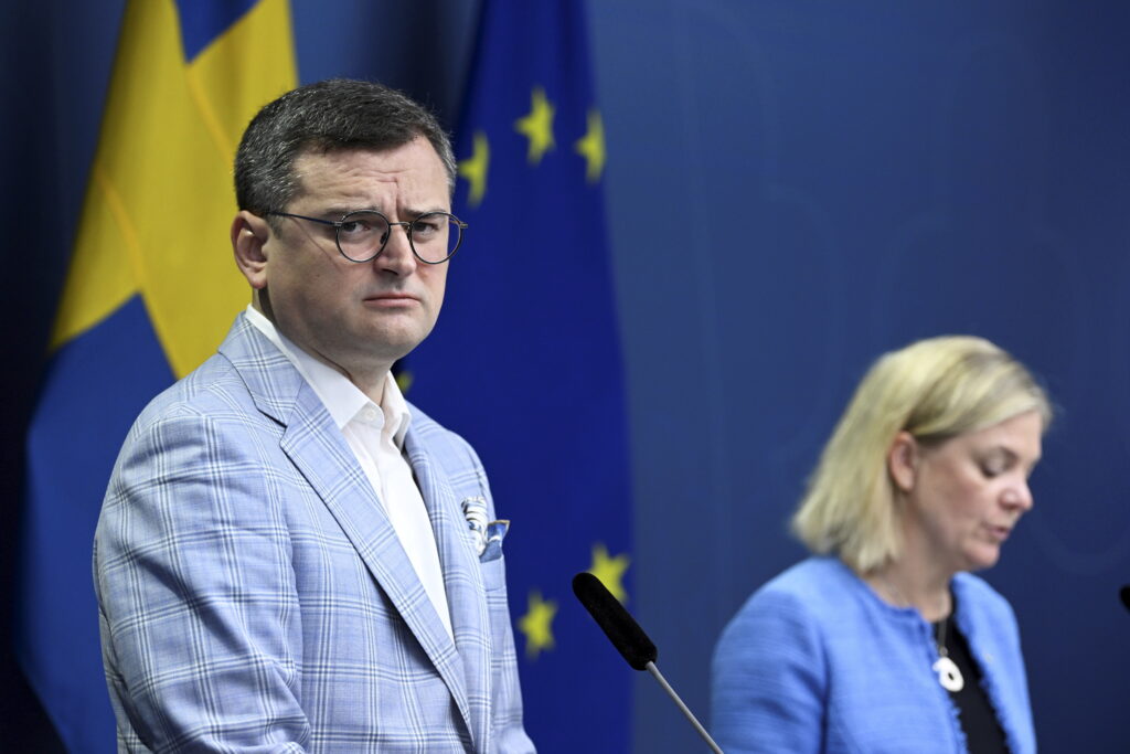 Rusi chcú Záporožskú elektráreň, aby Ukrajine bránili pomáhať Európe s elektrinou, tvrdí Kuleba