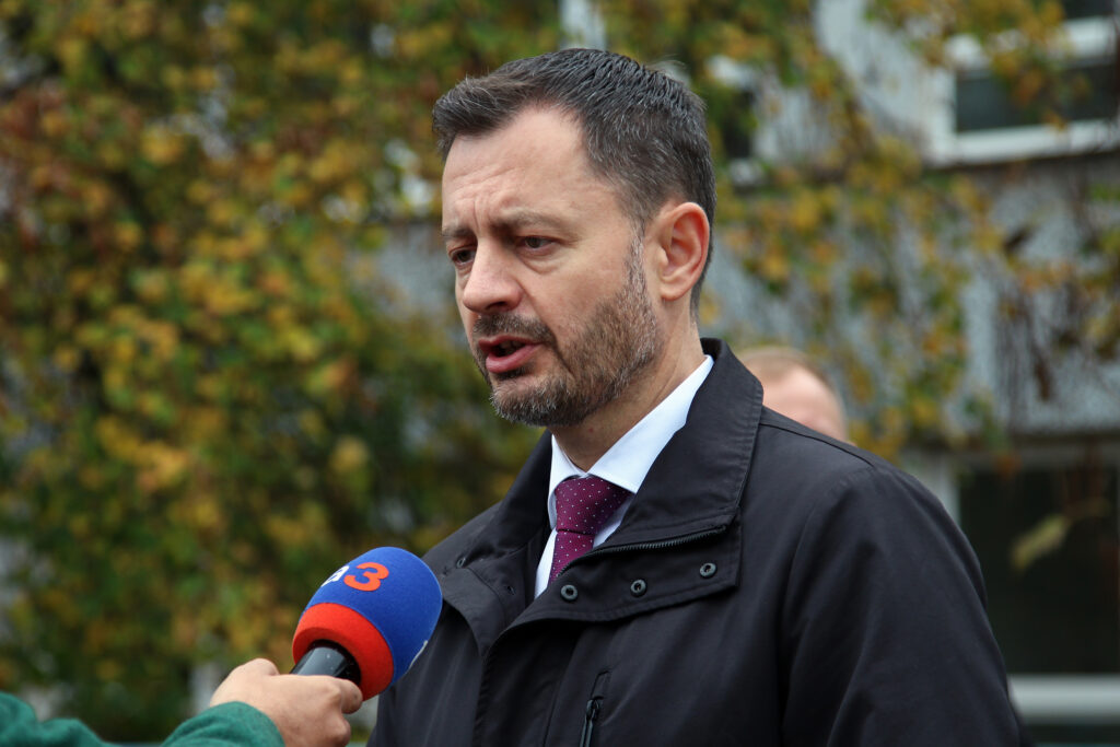 Komunálna politika ovplyvňuje kvalitu života občanov, tvrdí premiér Heger