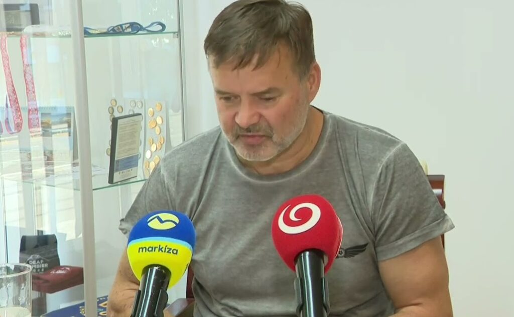 Vodič obvinený pre smrť piatich osôb na zastávke Zochová ide nakoniec do väzby