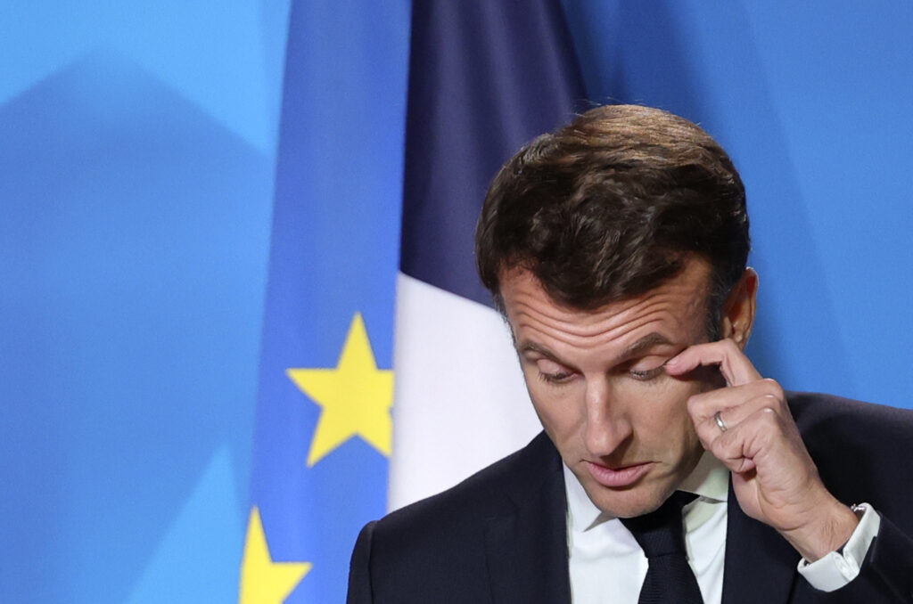 Francúzsko v problémoch: Padla ďalšia vládna koalícia