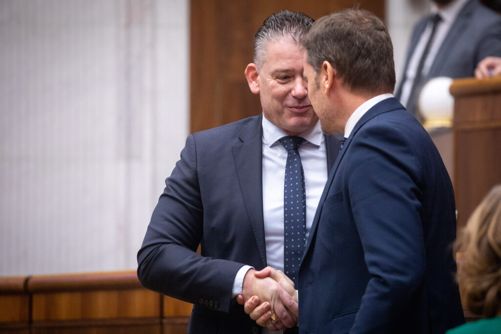 Mikulec aj napriek mnohým zlyhaniam zostáva ministrom vnútra, ustál ôsmy pokus o odvolanie