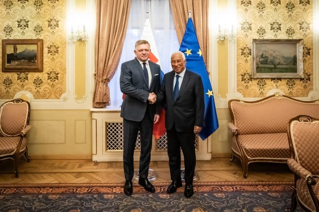 EÚ nemá oprávnenie prijímať rozhodnutia o účasti cudzích vojsk na území iného štátu, pripomína premiér Fico