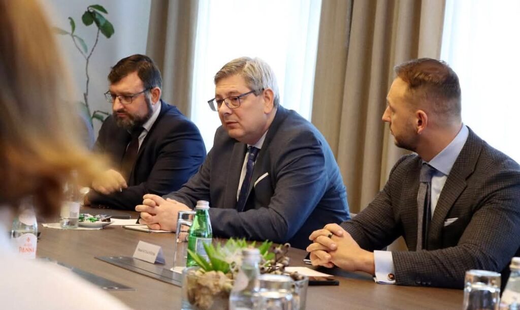 Ministri vnútra a spravodlivosti rokovali so zástupcami obchodných reťazcov o zlepšení spolupráce