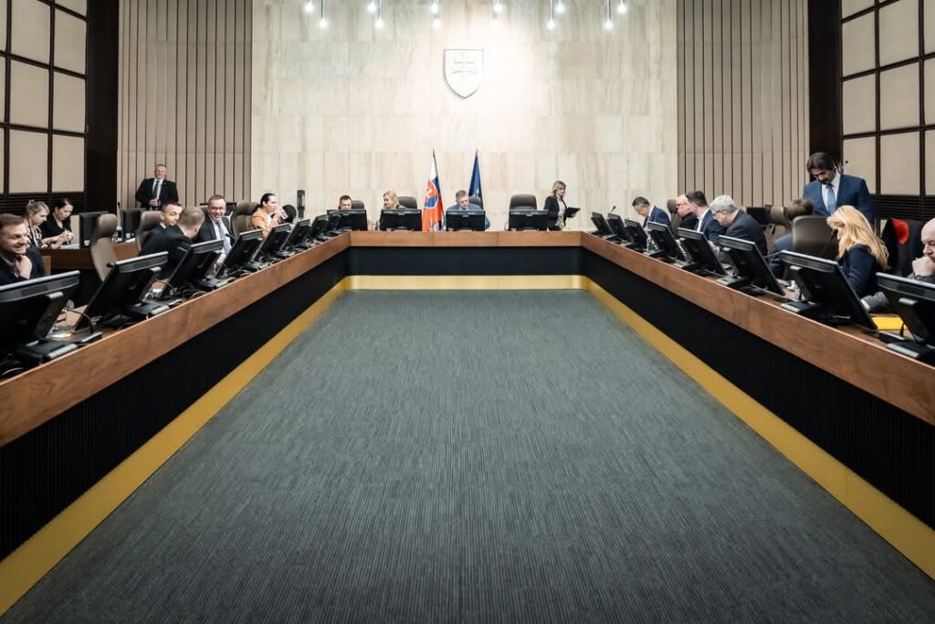 Premiér: Máme za sebou mimoriadne rokovanie vlády SR k aktuálnemu stavu šírenia slintačky a krívačky na Slovensku