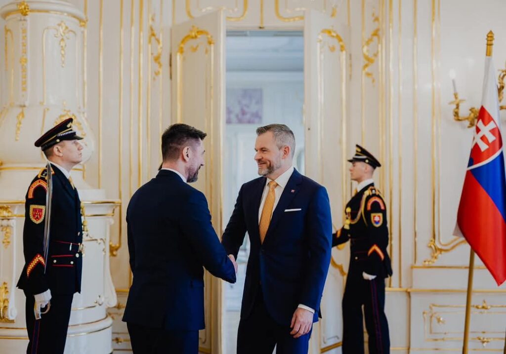 Prezident SR sa stretol s ministrom Takáčom, rokovali o nákaze slintačky a krívačky