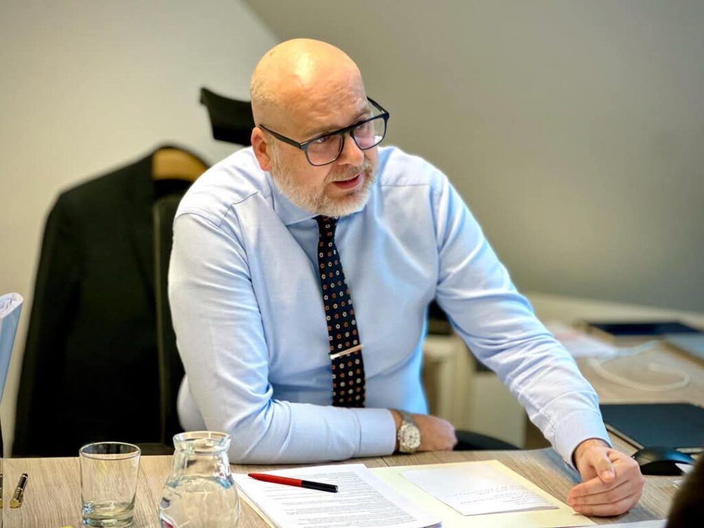 MIRRI malo výsledky, nové vedenie má len výhovorky, reaguje Michal Kaliňák