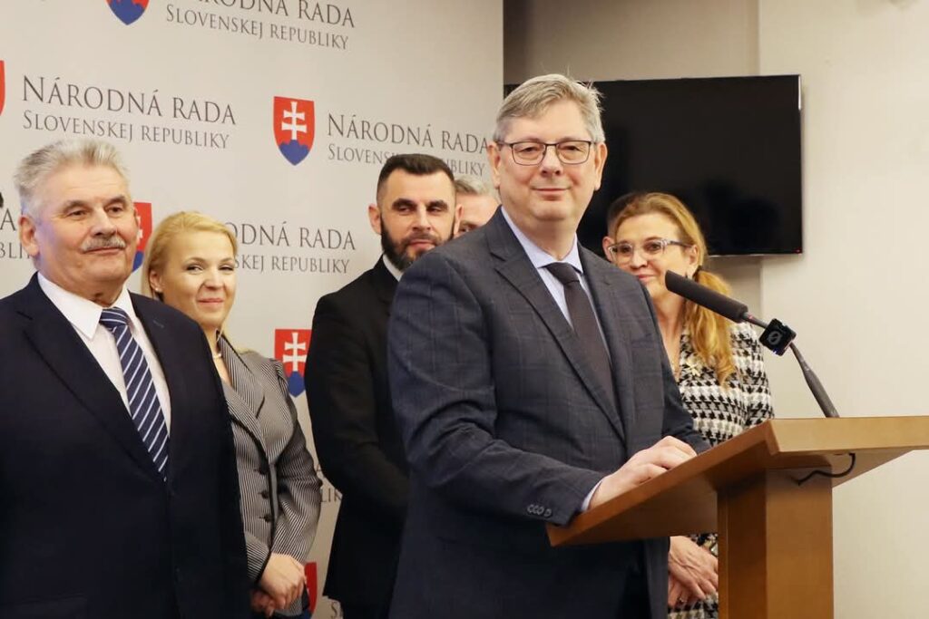 Právna pomoc osobám v materiálnej núdzi bude od júla dostupnejšia