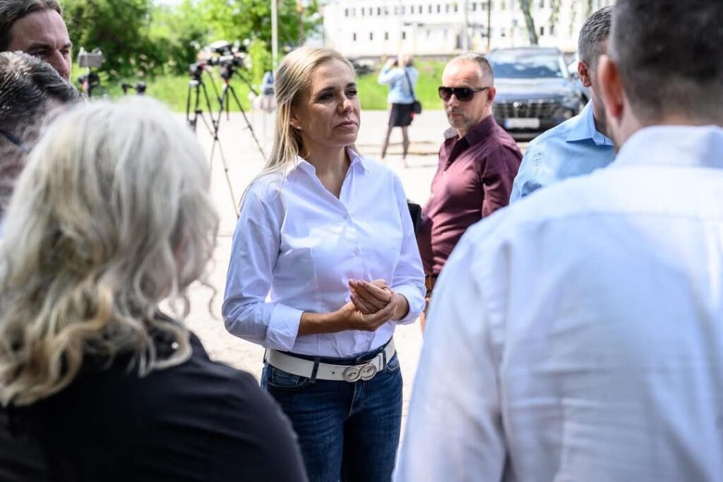 Ľudia v Humennom neprídu o prácu a nemusia sa báť o teplo vo svojich domoch, informuje ministerka Saková