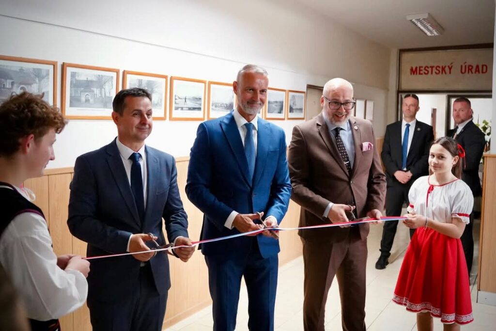 V Medzilaborciach otvorili centrum zdieľaných služieb, pomôže všetkým obciam v okrese